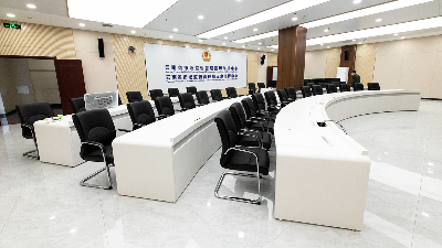 鈑金定制云南省市場監(jiān)督管理局視頻會議桌項目順利安裝交付